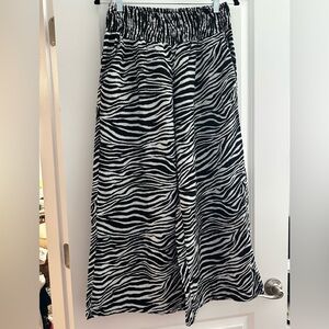 Tahari Black and White Zebra Print wide leg pant